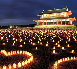 【ハピ旅クラブ】夏の古都の夜を彩る灯りのイベント「なら燈花会(とうかえ)」を現地ガイドがご案内と古い町並み「ならまち」散策