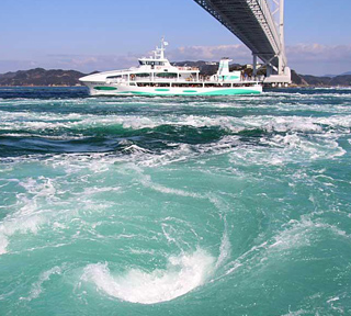 世界最大級の大迫力！ベストシーズン春の大潮・鳴門渦潮クルーズと鳴門公園渦の道絶景を歩く＆天空の花園「あわじ花さじき」